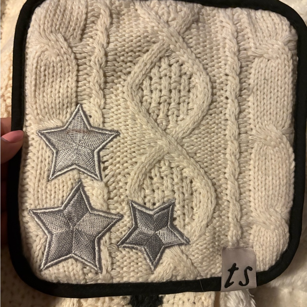 Taylor Swift Cable Knit Pot Holder with Star Accents